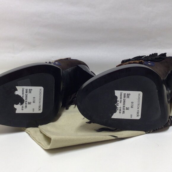 NIB Burberry Burberry Runway Lilybell Emb120 V Cut Bootie - Picture 3 of 10